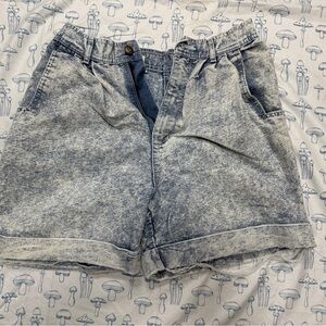 Bill Blass Blue Acid Wash Denim Shorts